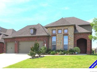 1320 S Eucalyptus Ln, Broken Arrow, OK 74012
