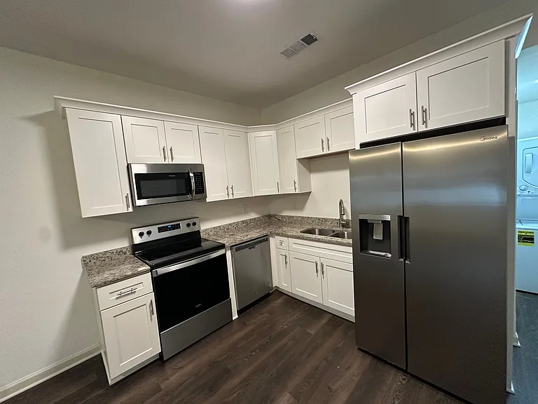 417 Burson Ave #A — Photo 6
