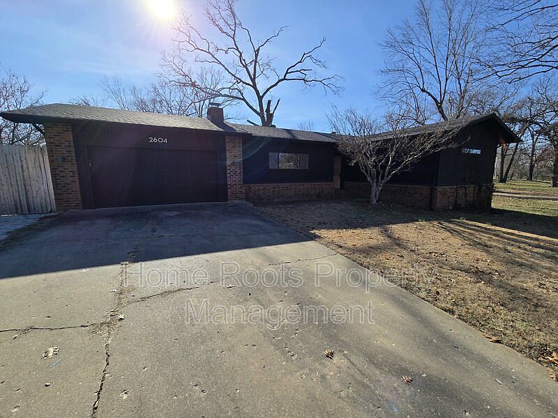 1st image of 2604 Garden Trl