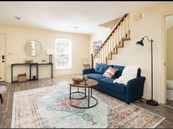 109 Arcadia Ln, Oak Ridge, TN 37830