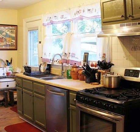 5th image of 906 Coleman Dr