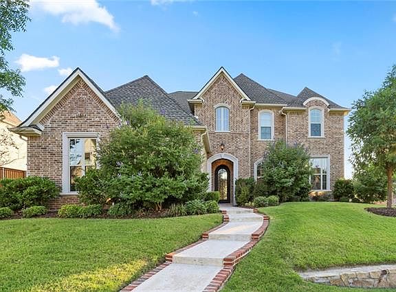 5th image of 701 Horseshoe Ct