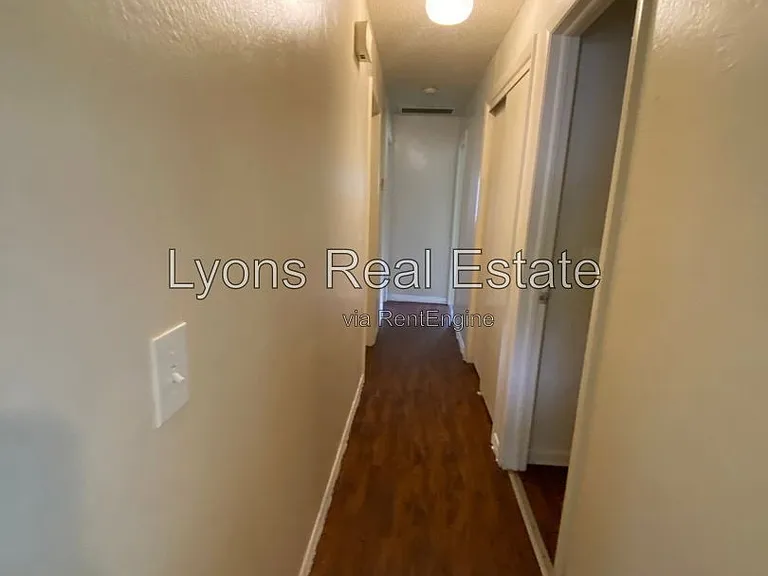 7906 Suncoast Dr — Photo 14