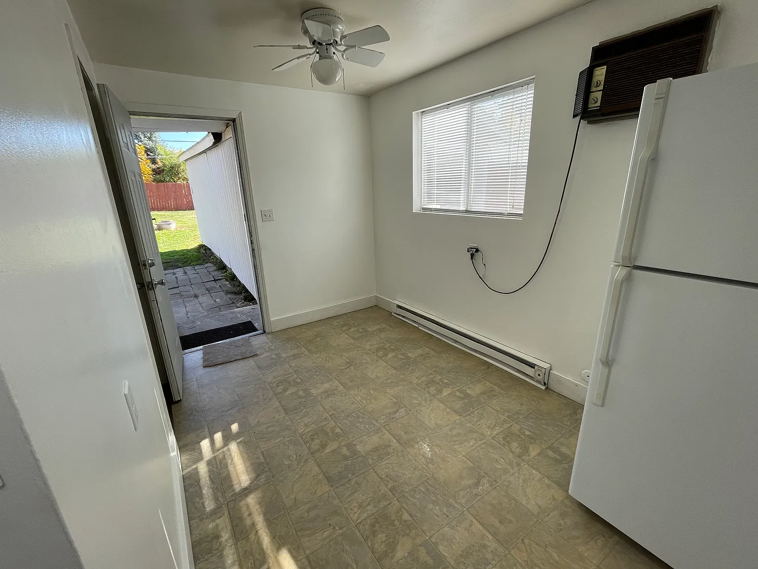 3 bed, 1100 sqft, $1,895 — Photo 4