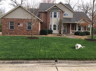 237 Woods Edge Dr, Shiloh, IL 62221
