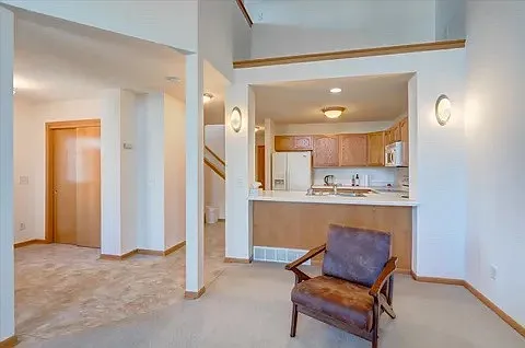 8140 Broadmoor St — Photo 9