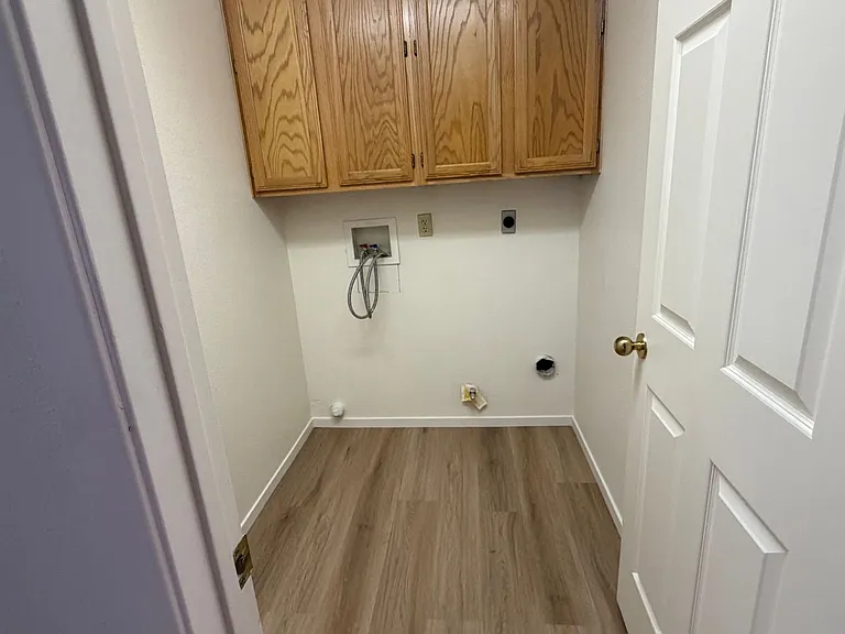 1328 Maplegrove Cir — Photo 14