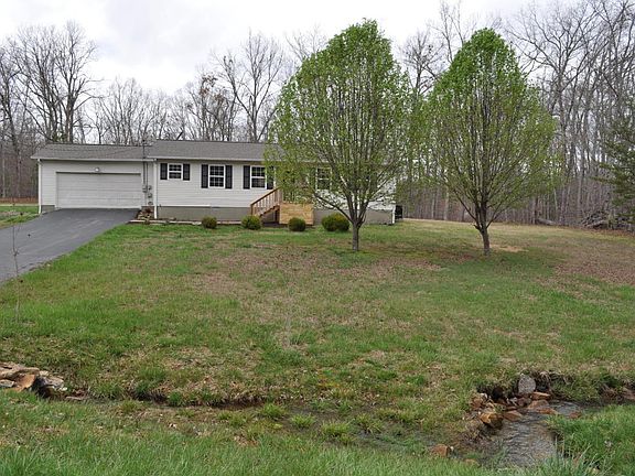 5th image of 225 Sycamore Dr