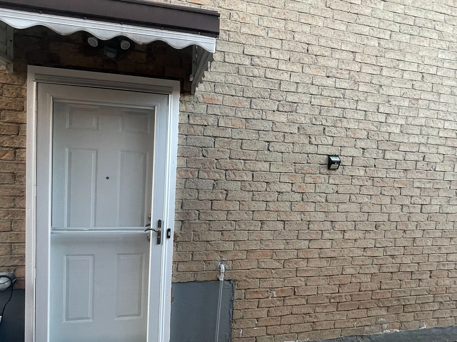 2 bed, $1,900 — Photo 1