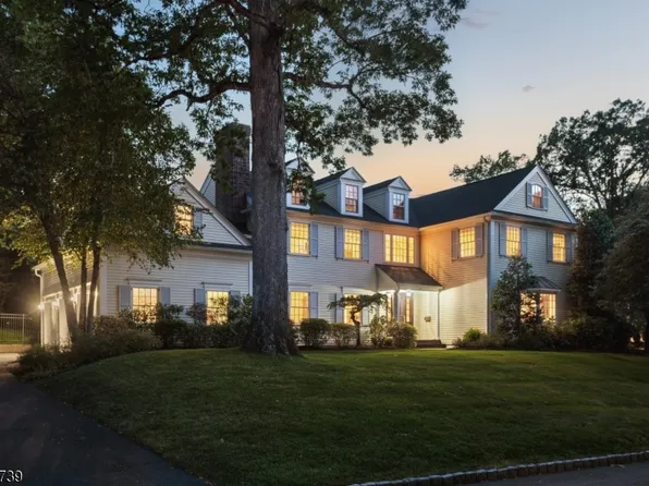 3 Brantwood Dr, Summit City, NJ 07901