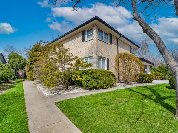 6431 N Kilbourn Ave, Lincolnwood, IL 60712