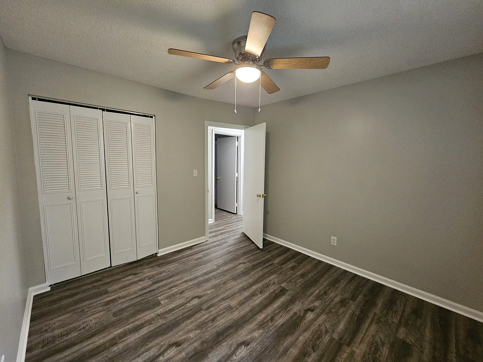 813 Gadd Road - B — Photo 2