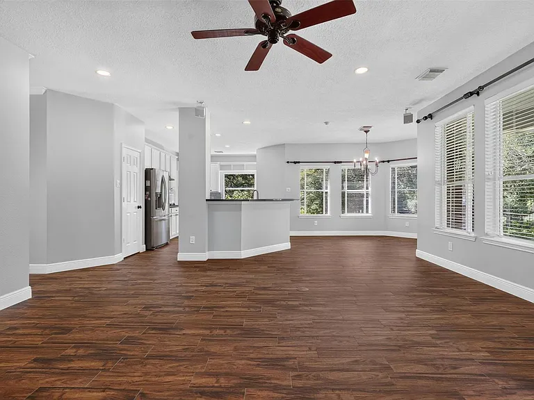 108 Oak Creek Ln — Photo 16