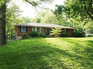 8220 N Hillside Dr, Kansas City, MO 64152