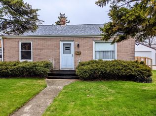 1318 S 32nd St, Manitowoc, WI 54220