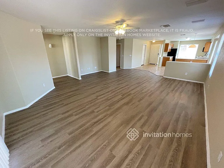 3812 S 74th Dr — Photo 2