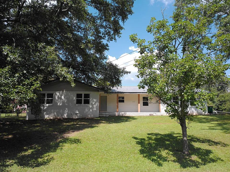 1092 Owen Cir