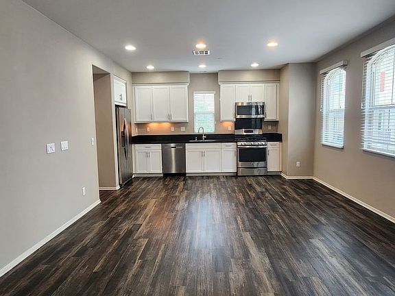 3rd image of 5059 Juneberry Ct