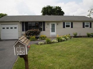 522 W Saint Elmo St, Nazareth, PA 18064