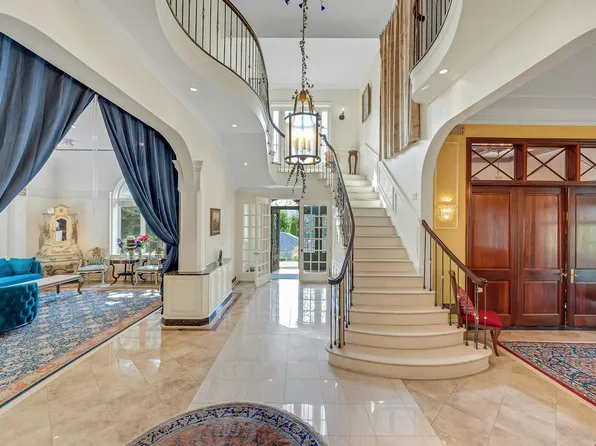 5440 Independence Avenue image 4 of 36