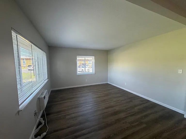 Peoria Flats - New Mgmt - New Name - Fresh Upgrades — Photo 16