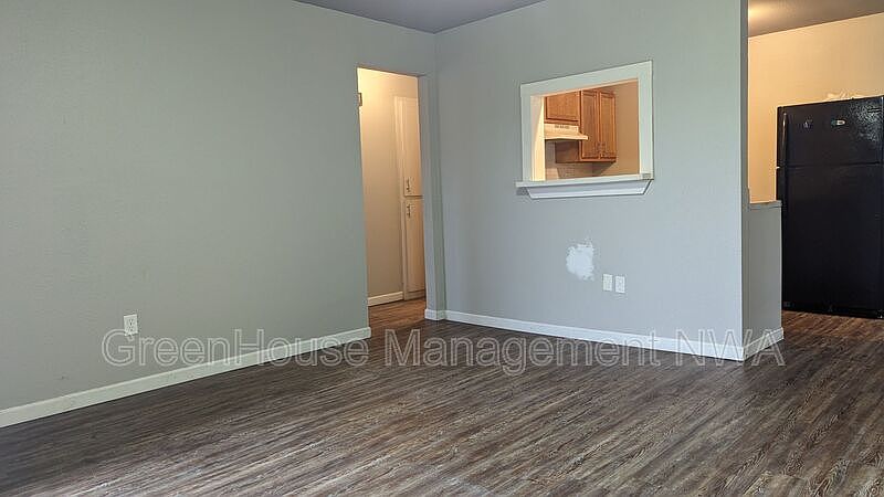 1st image of 800-801 SE H St Unit A