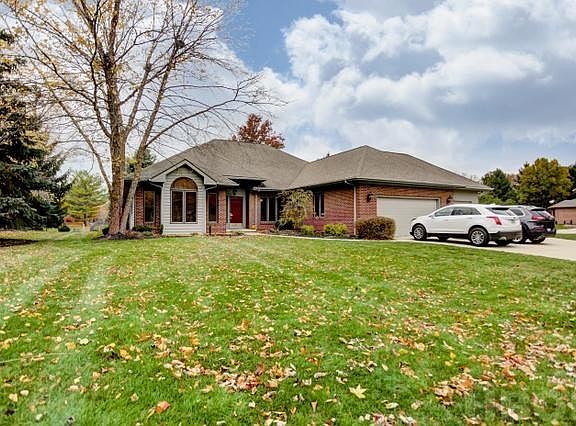 2nd image of 440 Wellington Pl