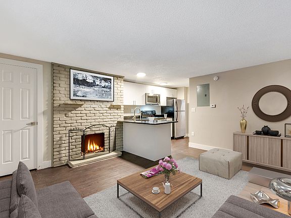 4th image of 137 S Penn St #207