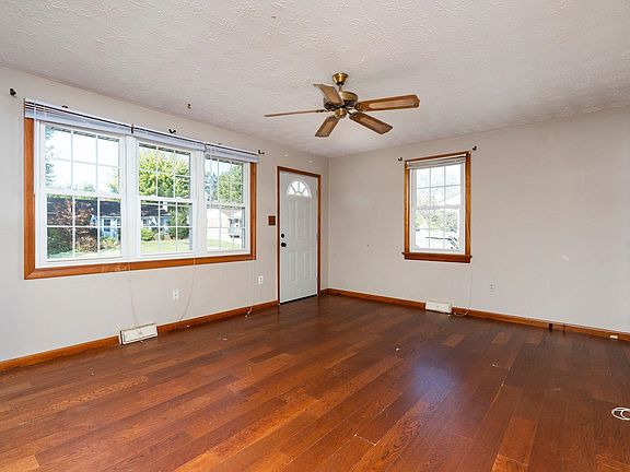 4th image of 312 Link Rd