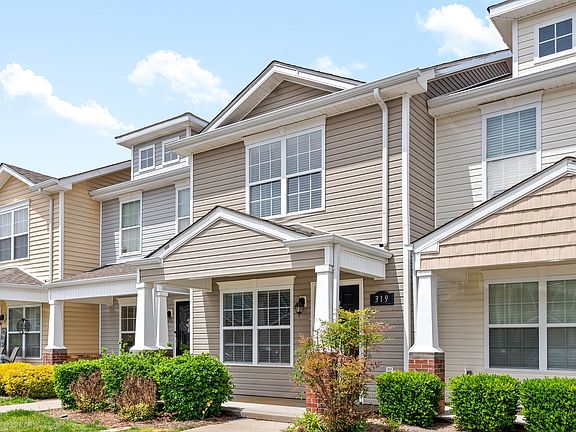 3rd image of 319 Sam Houston Cir
