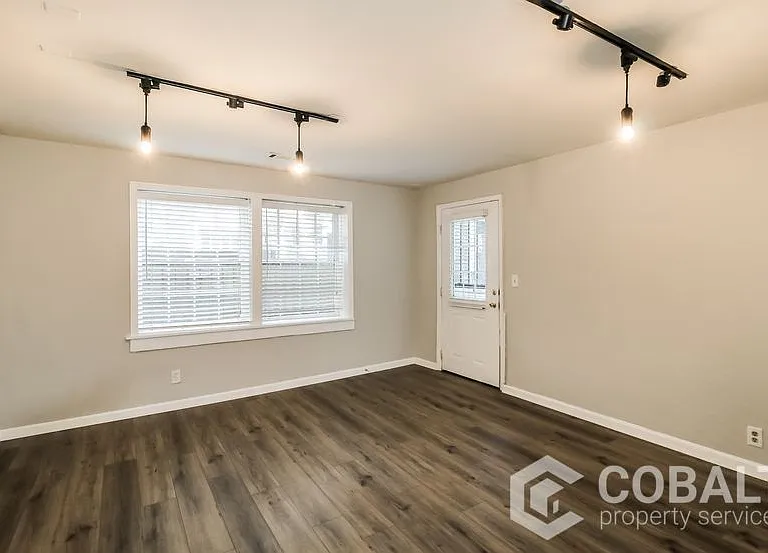 1326 North Ave #C — Photo 3