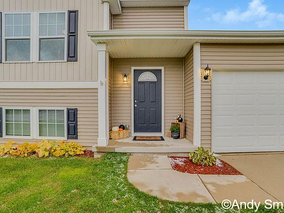 3rd image of 1840 Greenview Ct