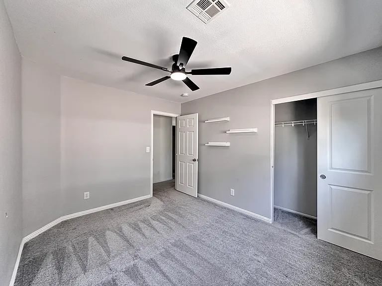 928 Purdy Lodge St — Photo 21