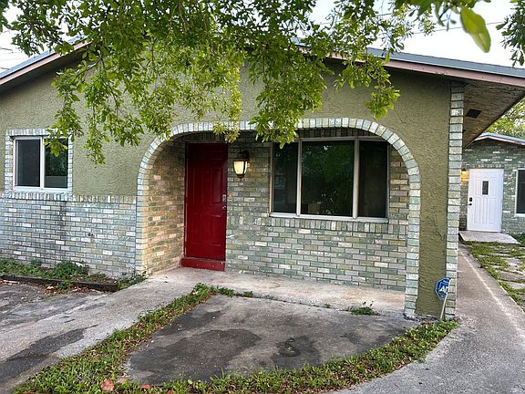 3rd image of 2828 NW 9th Place