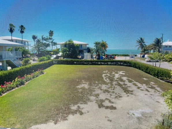 233 W Seaview Cir, Marathon, FL 33050