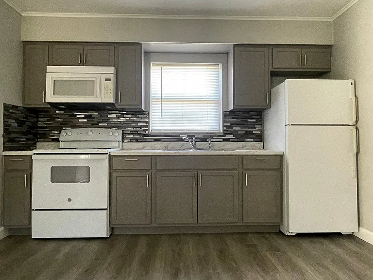170 Capron Rd — Photo 1