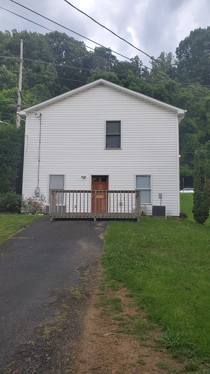 Building Photo - 770 Riverland Rd SE #B