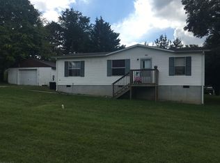 956 Ward Ln, Pulaski, VA 24301