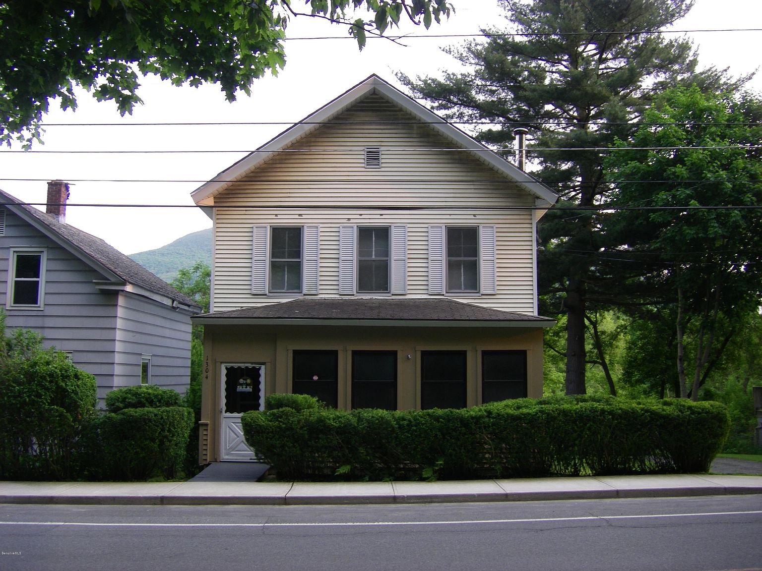 1304 Massachusetts Ave, North Adams, MA 01247 Zillow