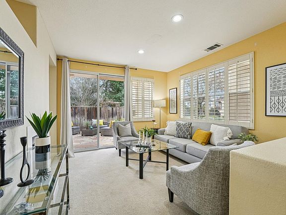 4th image of 808 Monarch Ct