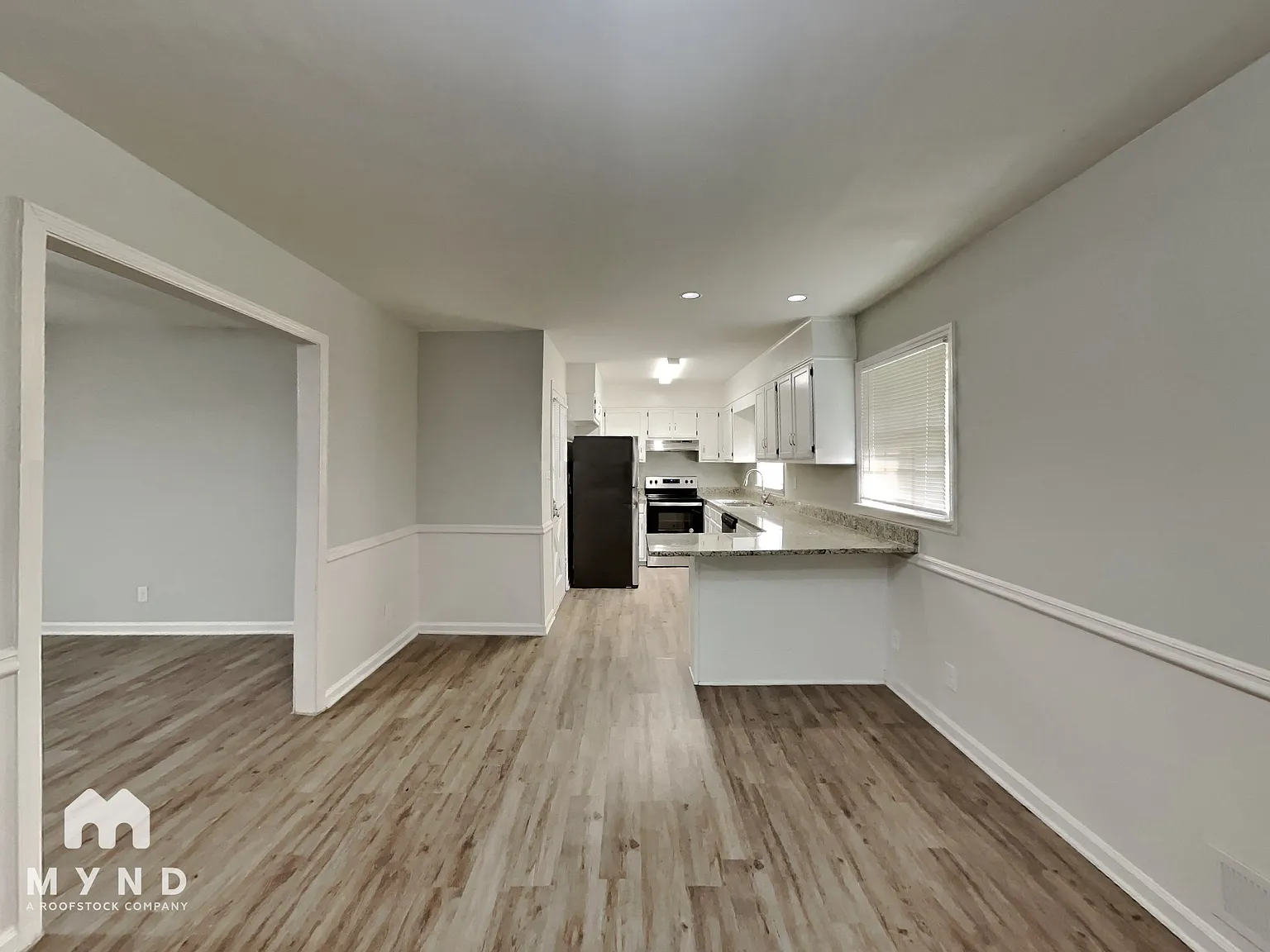 3 bed, 2.0 bath, 1272 sqft, $1,965 — Photo 4