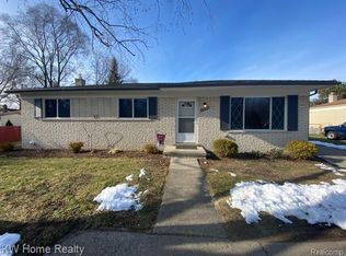 19729 Merriman Rd, Livonia, MI 48152