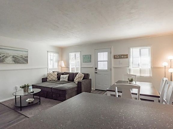 2nd image of 2140 Reed Ave