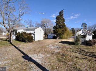 13 S Maple Ave, Tuckerton, NJ 08087