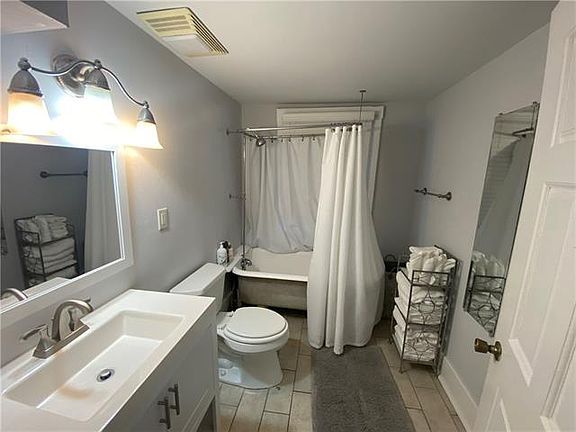5th image of 930 Jackson Ave #3