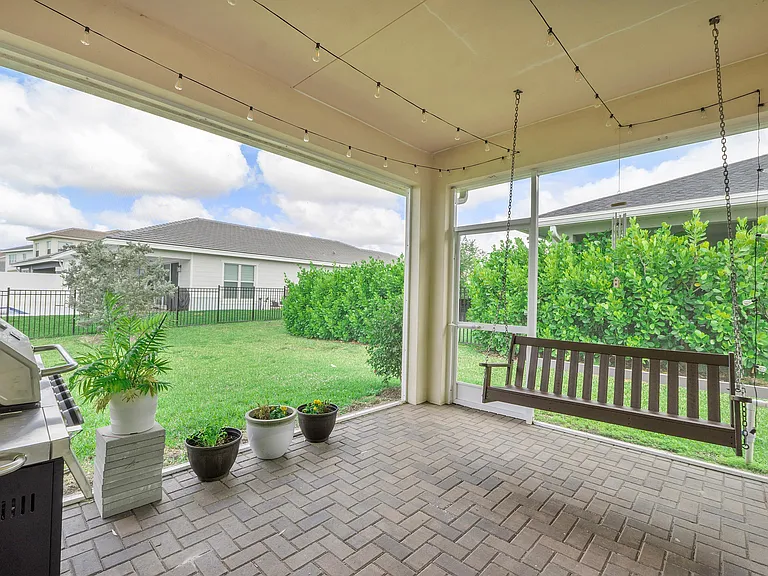 1325 Haywagon Trl — Photo 37