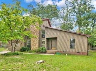 901 Penwall Ct, Fayetteville, NC 28303