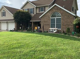 25360 N Rawalt Rd, Canton, IL 61520