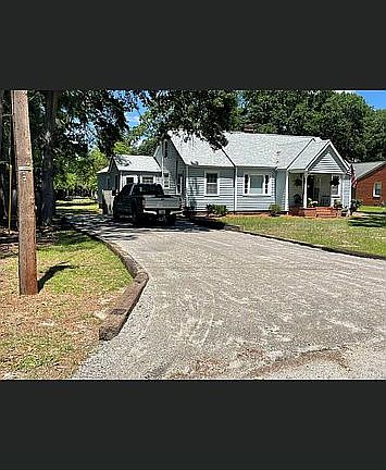 5th image of 304 Richmond Ave