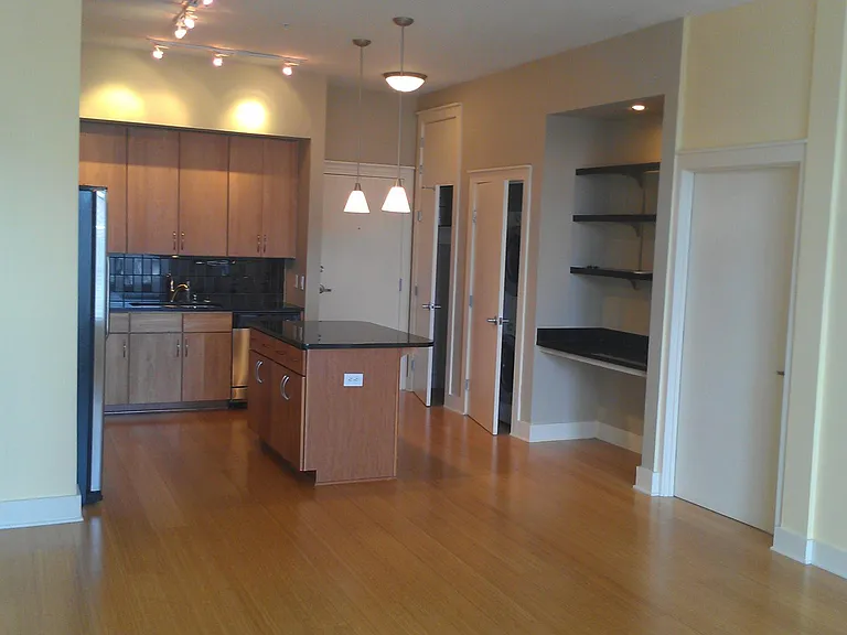 535 S Upper St #402 — Photo 8